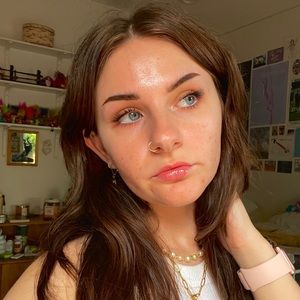 Meet your Posher, Hannah